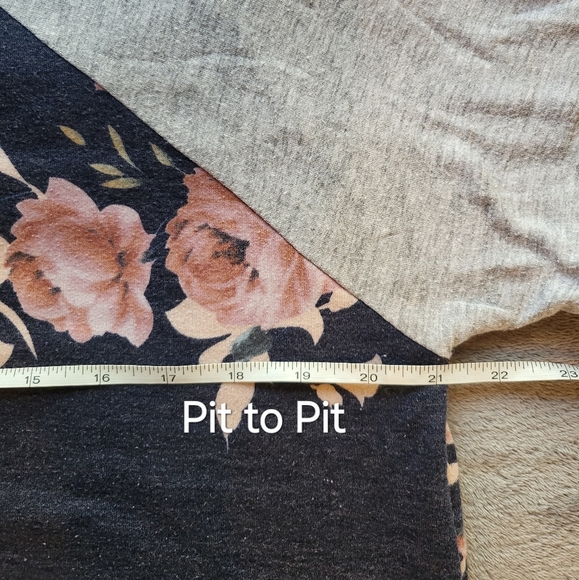 Flower Tee - Picture 6 of 7